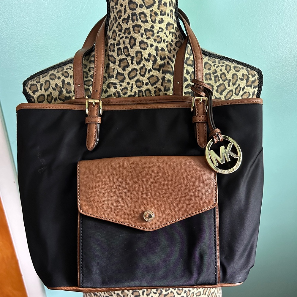 Michael Kors Jet Set Medium Pocket Nylon Tote Black